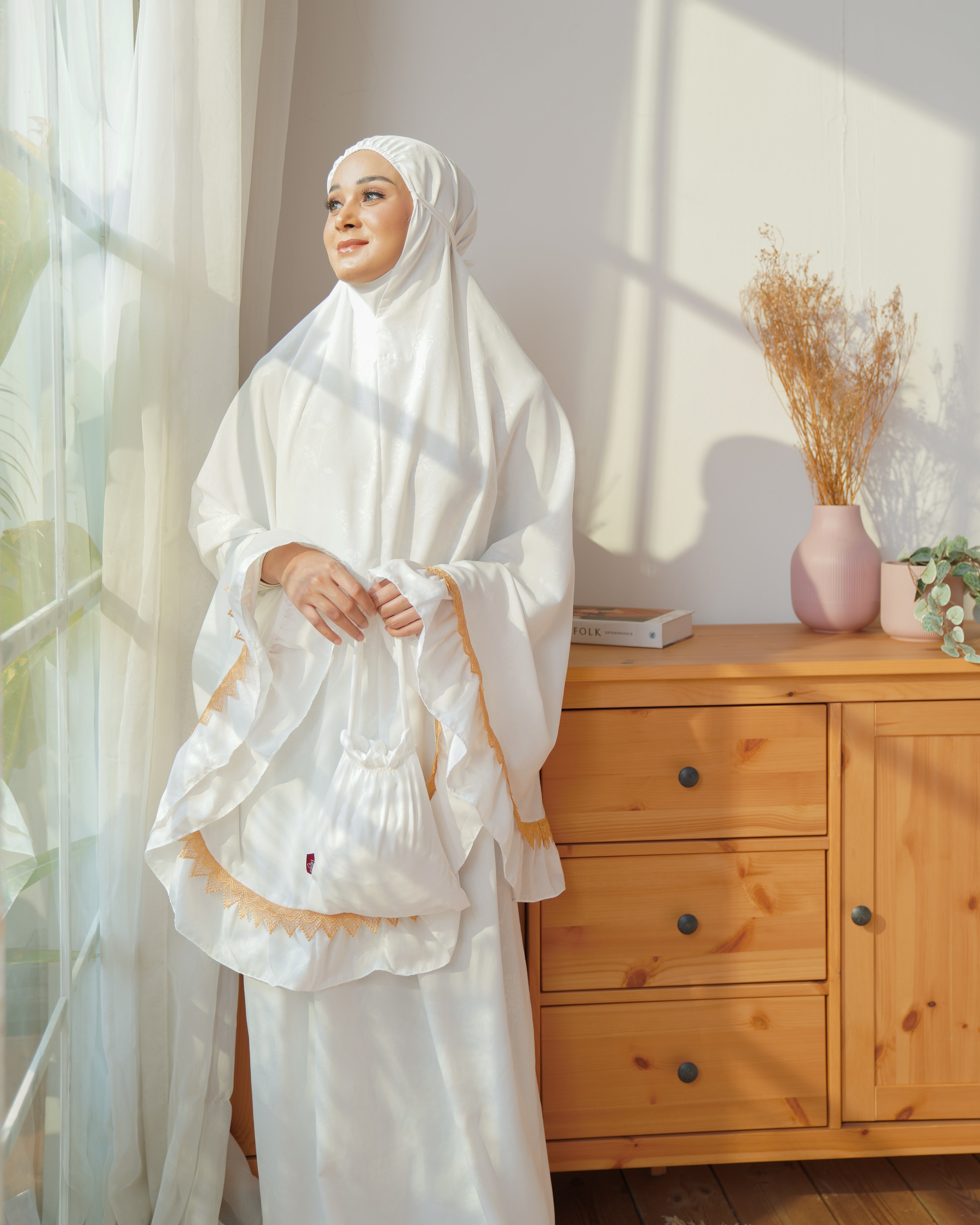 Golden White - Prayer Set